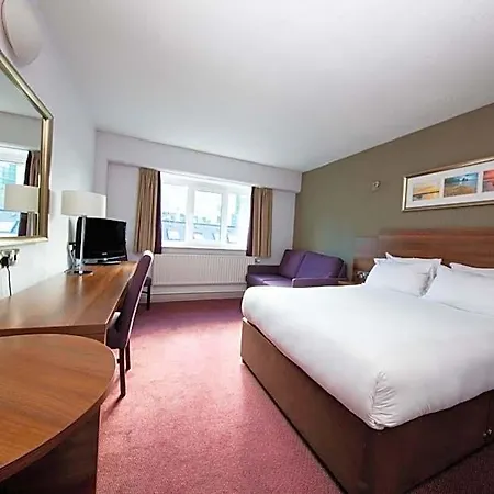 Hotel Leonardo 4*