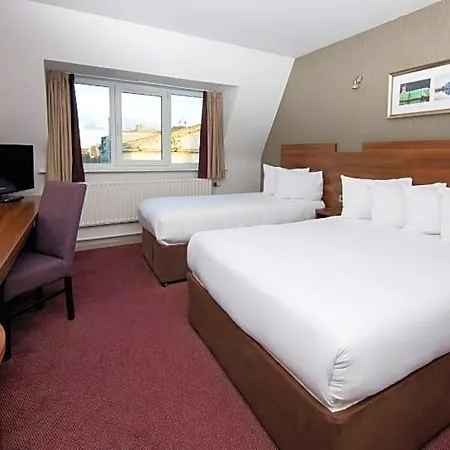 Leonardo 4* Cork