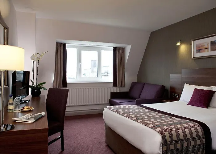 Leonardo 4* Cork