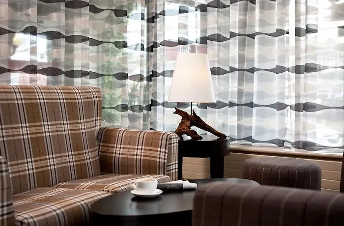 Leonardo 4* Корк