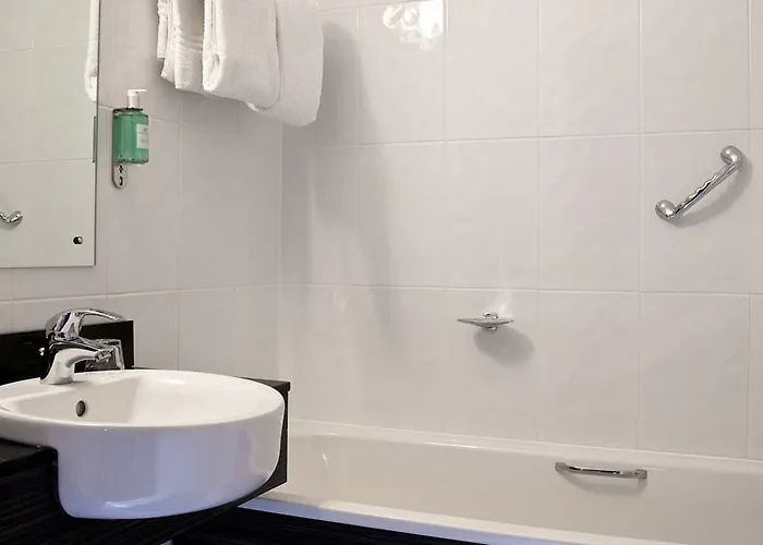 Leonardo 4* Корк