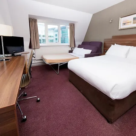Hotel Leonardo