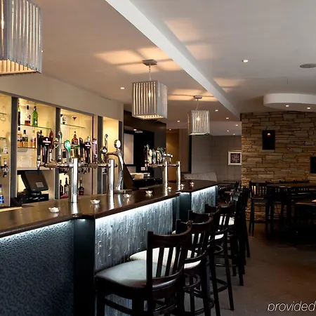 Leonardo 4* Cork
