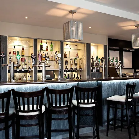 Leonardo 4* Cork